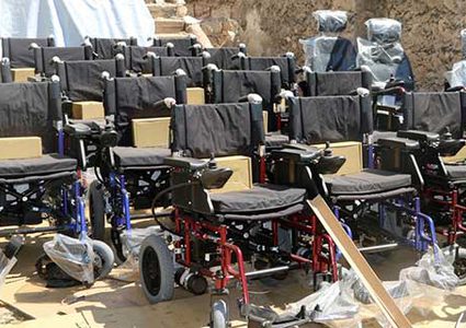 أريحا: البدء بتوزيع 100 كرسي متحرك لذوي الاحتياجات الخاصة