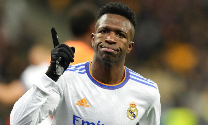 تفاصيل عرض باريس الخيالي لفينيسيوس