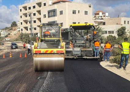 "الأشغال العامة": جهود مضاعفة لإنهاء مشروع طريق بيتونيا – كفر نعمة