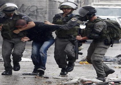 الاحتلال يعتقل 4 مواطنين من رام الله بينهم طالب "توجيهي