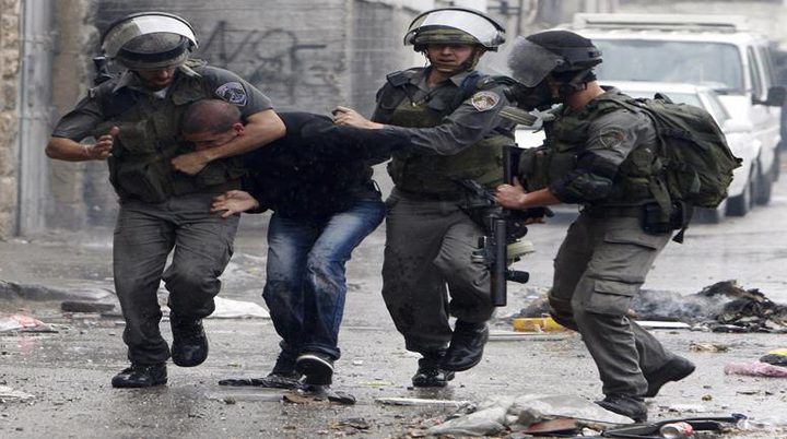 الاحتلال يعتقل شابا من القدس