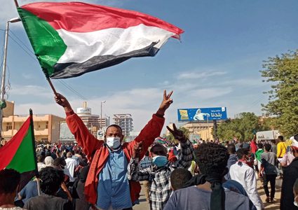السودان.. "شلل الحكومة" يبدد مئات الملايين من الدولارات
