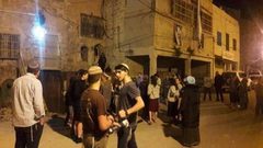 مستوطنون يهاجمون منازل المواطنين جنوب الخليل