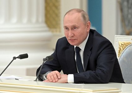 بوتن يشيد بتقدم جيشه ويعلن: سنطوره بأحدث أنواع الأسلحة