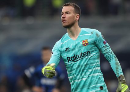 نيتو يفاجئ برشلونة بقرار صادم