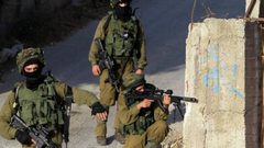 الاحتلال يصيب شابين ويعتقل 3 آخرين من جنين