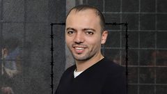 بعد 111 يوماً.. عواودة يعلق إضرابه عن الطعام