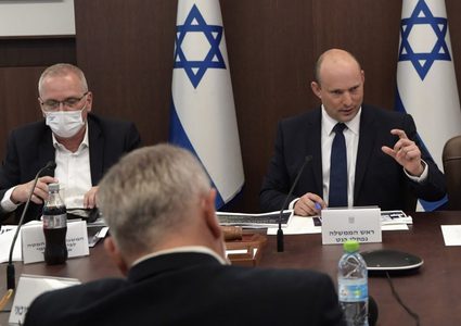 بينيت يهاتف بلينكن ويبلغه بأنه سيعمل على مساعدة لابيد