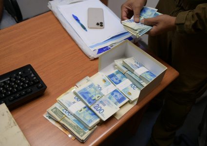 مصادرة أكثر من مليون شيكل من محل تجاري ومنزل في كفر كنا