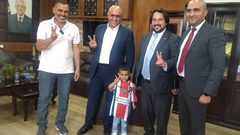 محافظ جنين يطلع سفير تشيلي على أوضاع المحافظة وانتهاكات الاحتلال