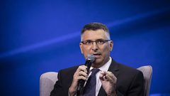 ساعر يقرر طرح قانون تحديد ولاية رئيس حكومة الاحتلال بثماني سنوات
