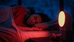 مخاطر ترك ضوء في الغرفة أثناء النوم