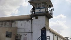 الاحتلال يصدر أمر اعتقال إداري لـ 4 أشهر بحق الأسير خليل عواودة