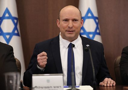 الإعلام العبري:"بينيت" يُخبر المقربين منه عن مستقبله السياسي