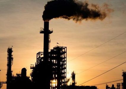 تداولات حذرة للنفط مع توازن مخاوف العرض والطلب