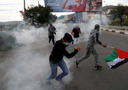 إصابة شاب بالرصاص والعديد بالاختناق خلال مواجهات في قباطية ومثلث الشهداء