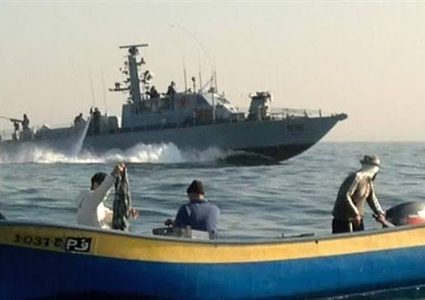 بحرية الاحتلال تستهدف الصيادين جنوب قطاع غزة