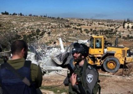 الاحتلال يخطر بوقف البناء في عدد من المنازل جنوب بيت لحم