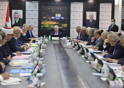 الرئيس عباس يترأس جلسة مجلس الوزراء الاسبوعية في رام الله