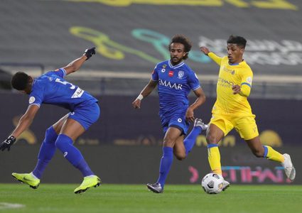 الهلال يهزم الفيصلي ويتوج بالدوري السعودي