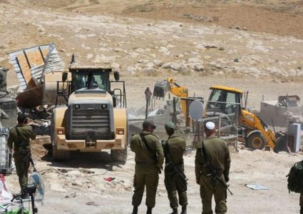 قوات الاحتلال تهدم مساكن ومنشآت زراعية في خربة ابزيق في طوباس