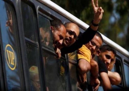 حماس تبلغ الوسطاء استعدادها لتنفيذ صفقة تبادل للأسرى