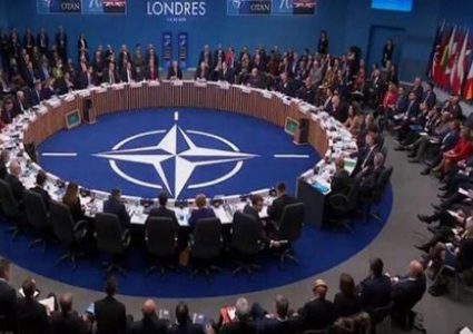 الناتو يرسل إشارة لزيلينسكي: استعد لحرب طويلة!