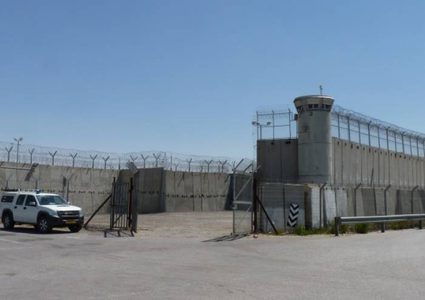 الأسرى الاداريون يواصلون مقاطعة محاكم الاحتلال لليوم الـ180