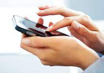 هل تتفحّص هاتفك كثيراً..أنت مصاب بالـ (فومو)