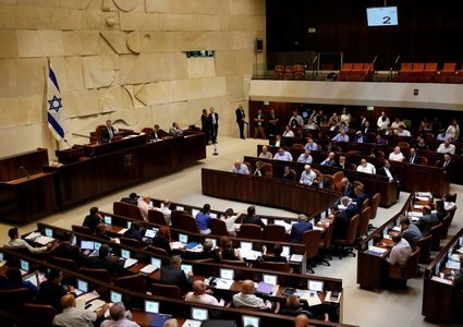 "الكنيست" يصوت على حل نفسه ويصادق على إجراء انتخابات بداية تشرين أول المقبل