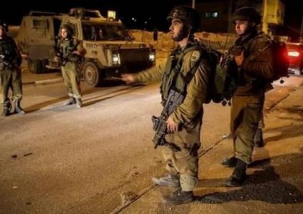 قوات الاحتلال تعتقل شابا من سلوان جنوب الأقصى