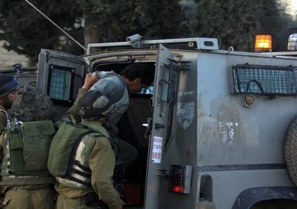 بيت لحم :قوات الاحتلال تعتقل 4 عمال من بلدة الخضر