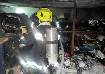 تعاملت طواقم الاطفاء التابعة لاطفائية بلدية نابلس مع حريق مطبعة في منطقة شارع حطين حيث تمكنت الطواقم من منع امتداد النيران الى الطوابق و المحلات والمنازل المجاورة والسيطرة على الحريق ومنع امتداد النيران الى باقي اجزاء المطبعة