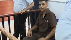 عائلة الأسير زكريا الزبيدي تتسلم شهادة الماجستير من جامعة بيرزيت نيابة عنه