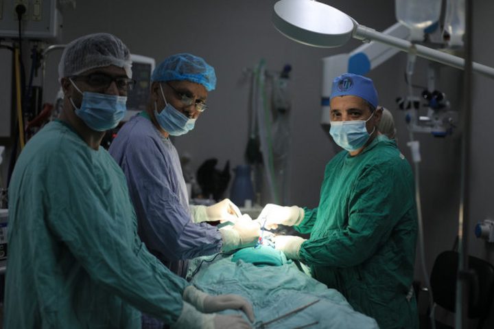 وفد طبي يغادر القطاع بعد إجراء عمليات جراحية معقدة
