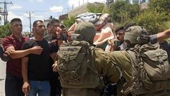 الاحتلال يعتدي على جنازة شقيقة أسير في الخليل