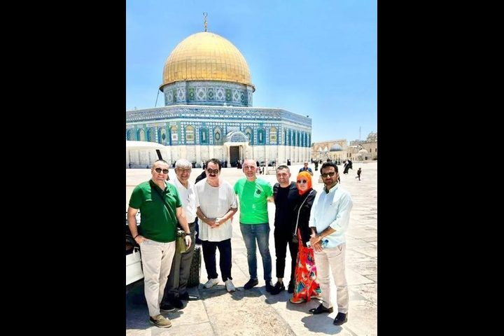 الفنان التركي إبراهيم تاتليساس يزور المسجد الأقصى