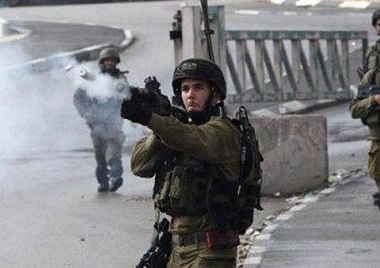 أريحا: إصابة شاب برصاص الاحتلال على حاجز "الحمرا" العسكري