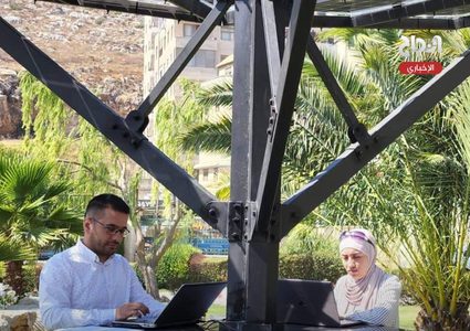 افتتاح الشجرة الشمسية"Solar Tree" لتزويد الطلبة بالكهرباء من الطاقة الشمسية