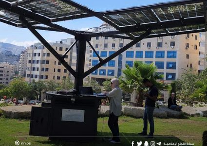 افتتاح الشجرة الشمسية"Solar Tree" لتزويد الطلبة بالكهرباء من الطاقة الشمسية