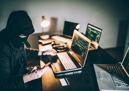 الجيش البريطاني يعلن اختراق حساباته على تويتر ويوتيوب