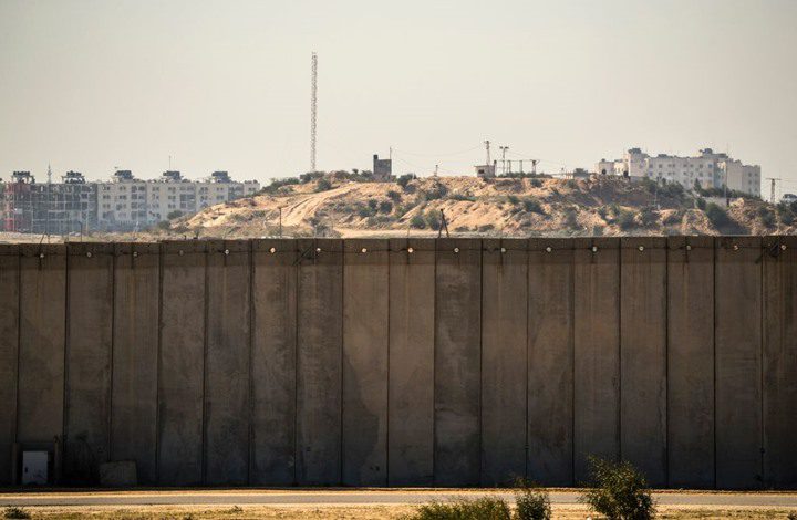 الاحتلال يخطط لبناء جدار حول مستوطنة على حدود لبنان