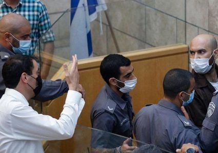 الأسير أيهم كممجي يدخل عامه الـ 17 في الأسر