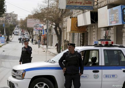 أردني يتخلص من طفلتيه قتلاً بالعصا ويدفنهما بمحيط المنزل