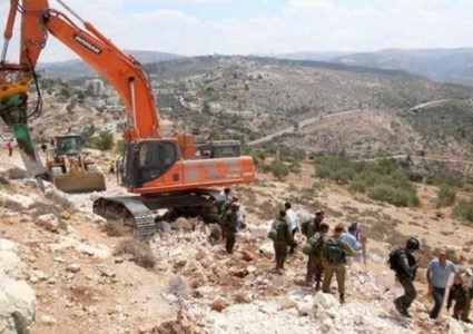 الاحتلال يجرف 6 دونمات في بلدة نعلين غرب رام الله