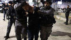 الاحتلال يعتقل مواطنين من بيت فوريك شرق نابلس