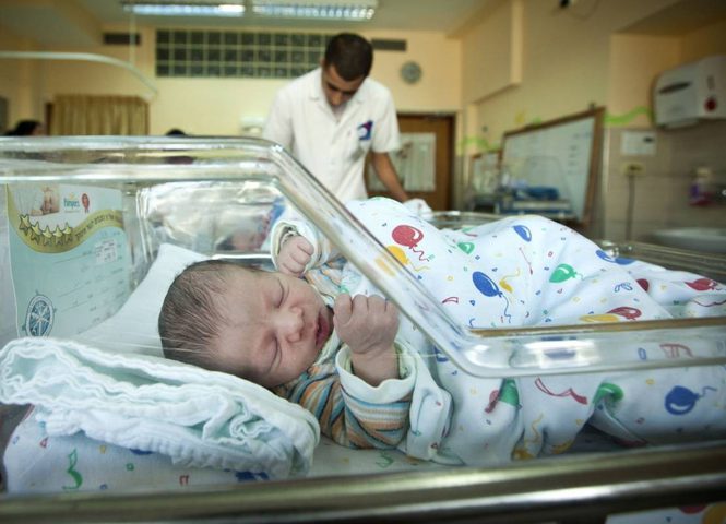 قطاع غزة يُسجل 25 ألفًا و649 مولودًا جديدًا خلال النصف الأول لـ 2022
