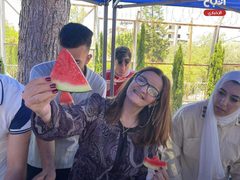 دعوة محبة لتناول البطيخ في جامعة النجاح الوطنية دعماً للمنتج الفلسطيني