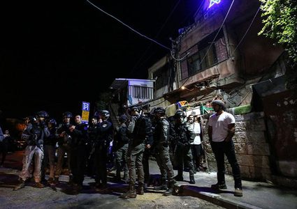 القدس:إحباط محاولة المستوطنين إخلاء 4 عائلات من منازلها بالشيخ جراح