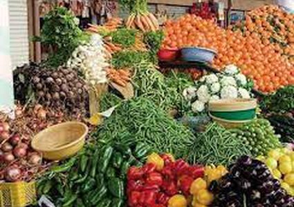 قوات الاحتلال تستولي على خضار وفواكه من بسطات البيع بالأغوار الشمالية